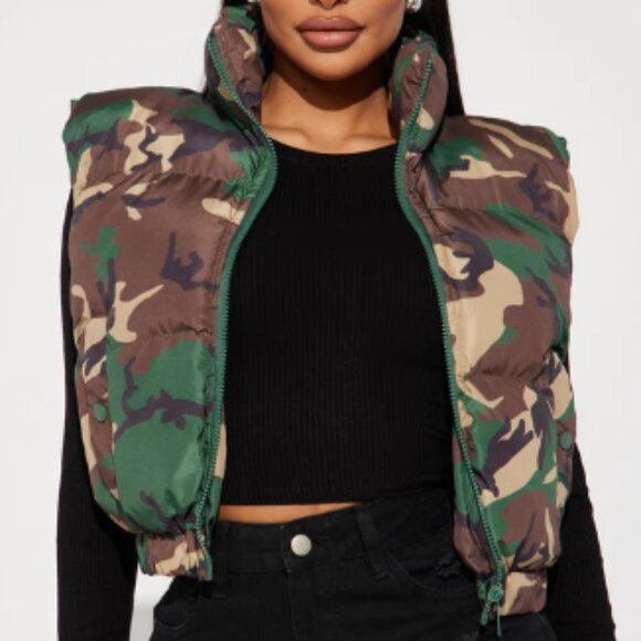 Camo Fashion Nova Puffer Vest Size Large - Picture 1 of 4
